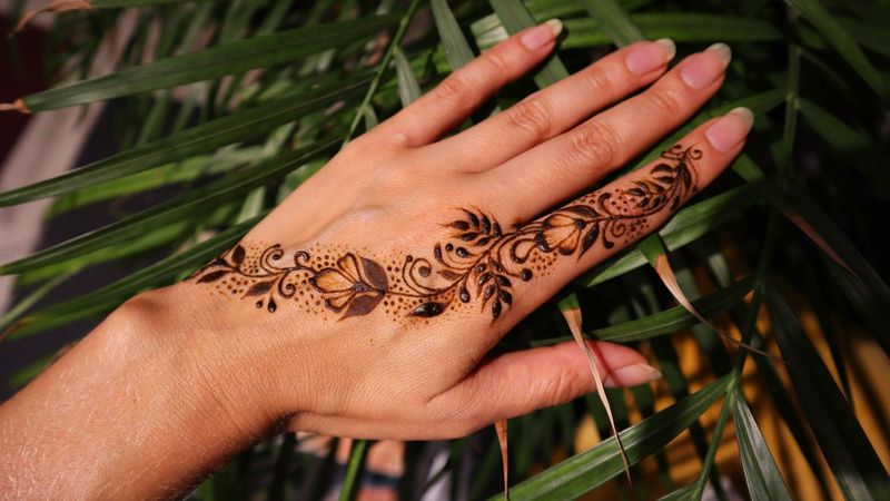 New Gulf Flower Mehndi Design # 04 | Latest Gulf Mehndi Design for hands |  By Mehndi Shendi | by Mehndi Shendi | Medium