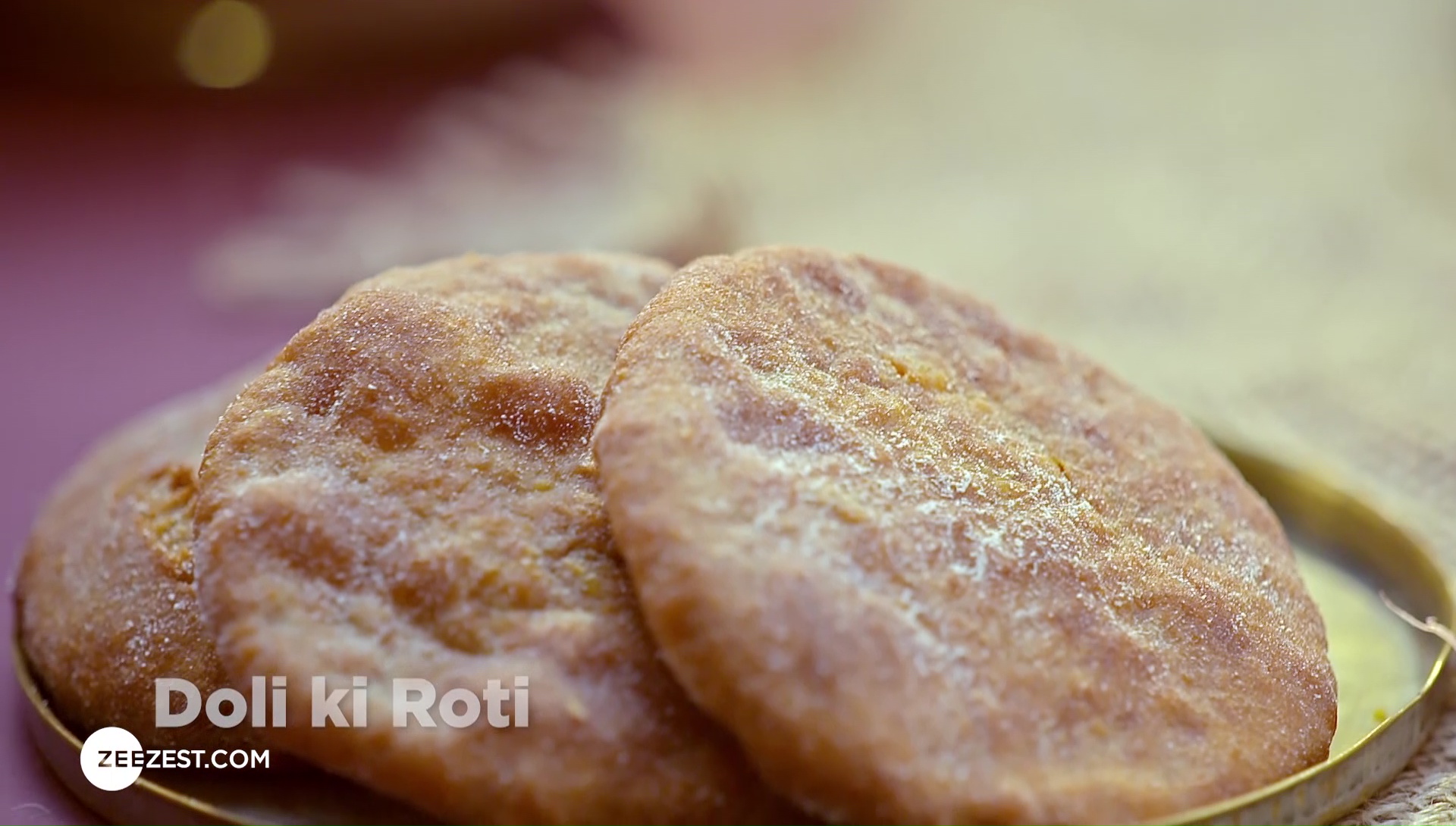 Chapati Bread on a Woven Basket · Free Stock Photo