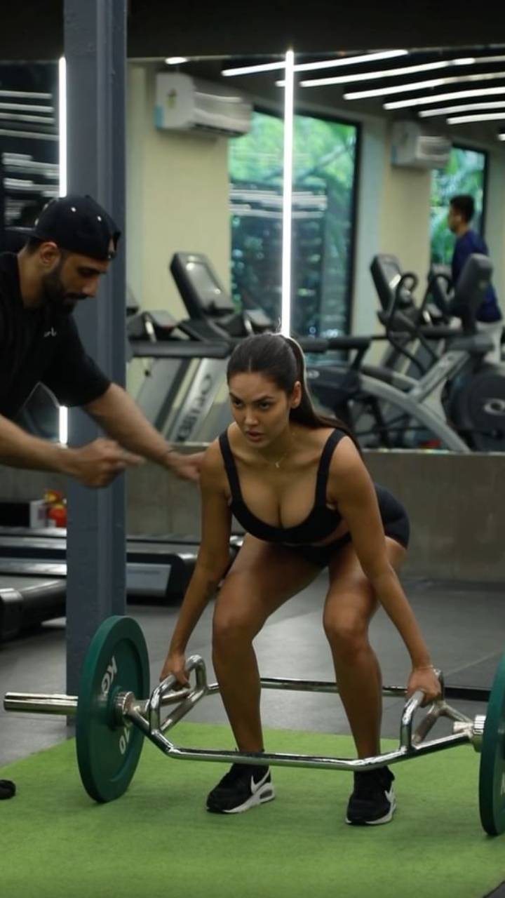 Esha Gupta Sets Gym Goals as She Drops Scorching Hot Bikini Pic