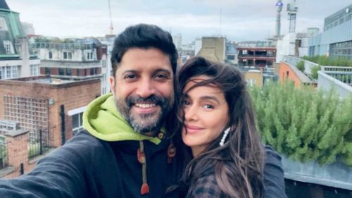 Farhan Akhtar and Shibani Dandekar To Tie The Knot In March 2022