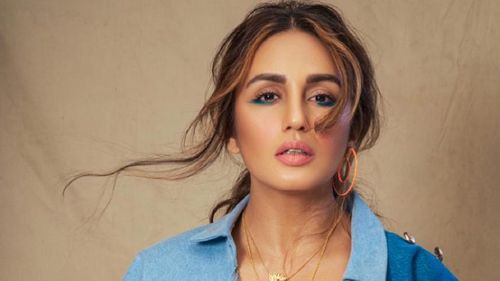 Go Blue This Monsoon, Bollywood Style