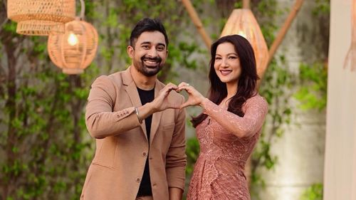 6 Shows On Dating And Weddings To Binge Watch On The I-Day Long Weekend