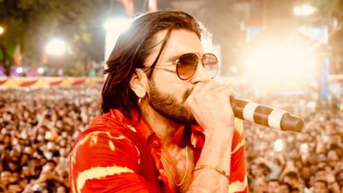 Celebrate Navratri 2022 with Bollywood Celebrities