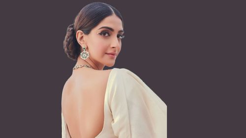 Unique Blouses To Spruce Up Your Wedding Outfit