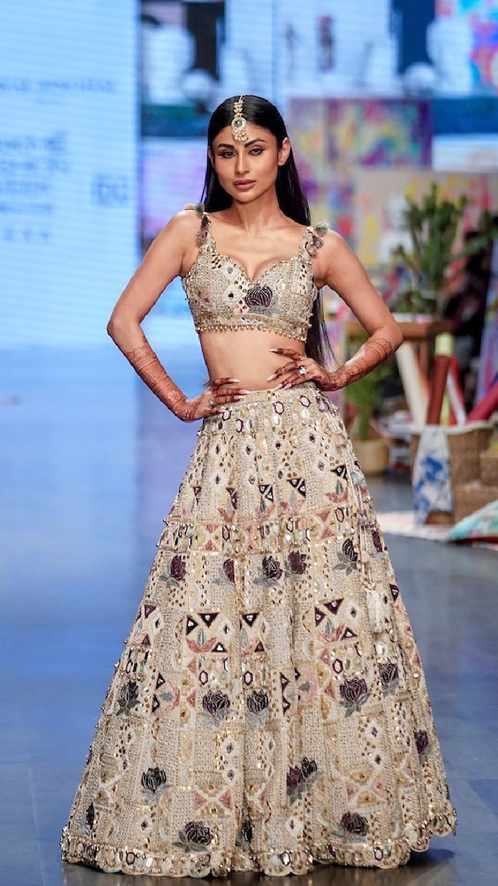 Bridal Lehengas and Gowns Seen in Lakme Fashion Week 2019 | VOGUE India |  Vogue India