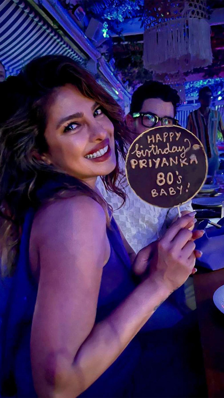 Parineeti Chopra Birthday: Hot Pics of the Pretty Babe in Bikini!