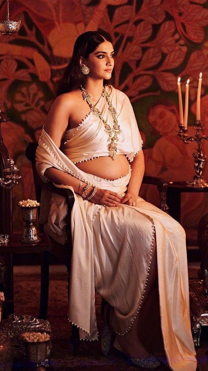Sonam Kapoor In White Sari by Abu Jani Sandeep Khosla | Maternity Fashion |  Zee Zest